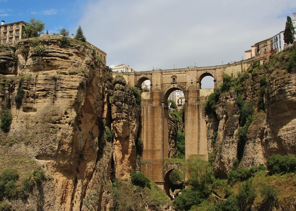 Tours y excursiones desde Granada a otras ciudades ida y vuelta en el mismo día